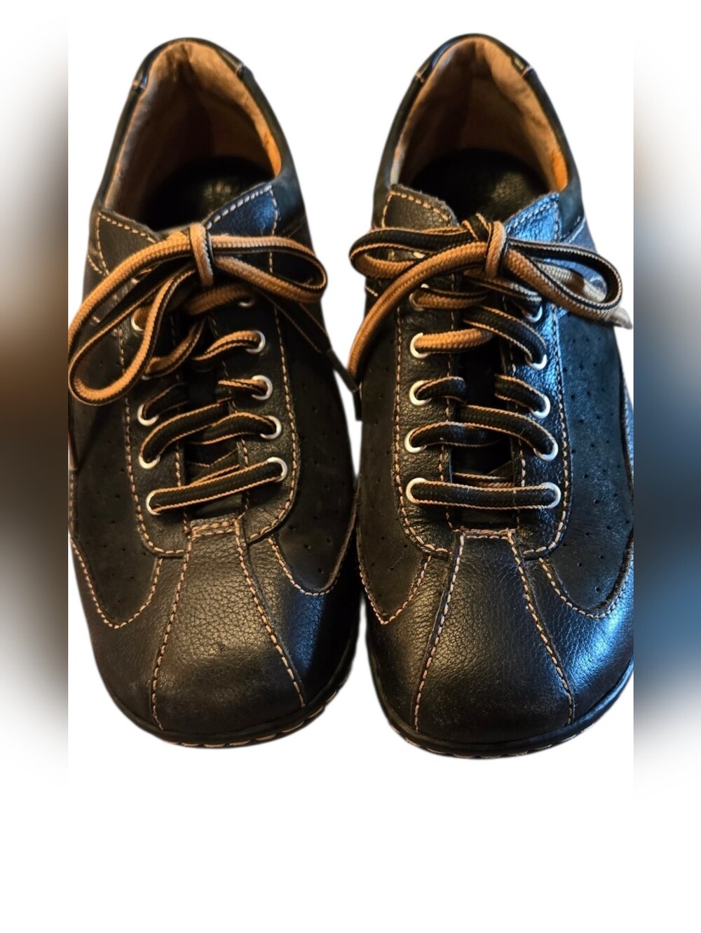 BORN Hawkeye Shoes in Black with Brown Accents Size 7.5